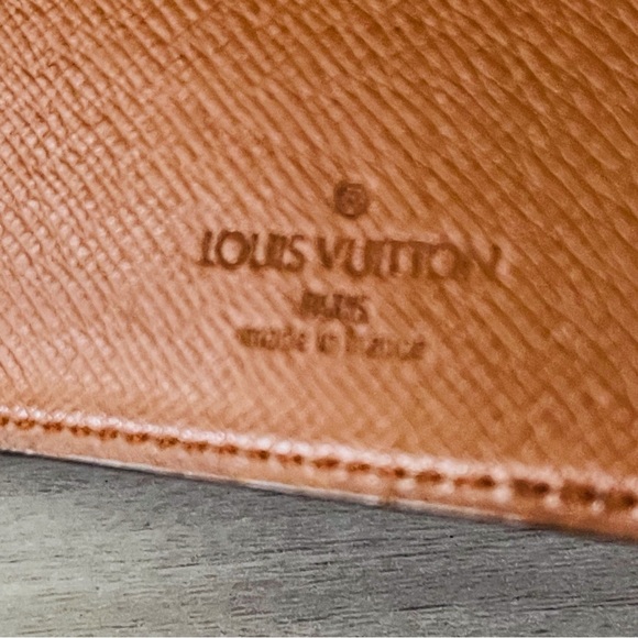 Louis Vuitton mens brown Wallet - Picture 9 of 10